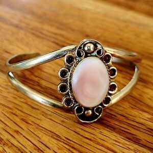 VINTAGE! 1980'S SIGNED! Two Trees Juan Vazquez Sterling Silver Pink MOP Bracelet